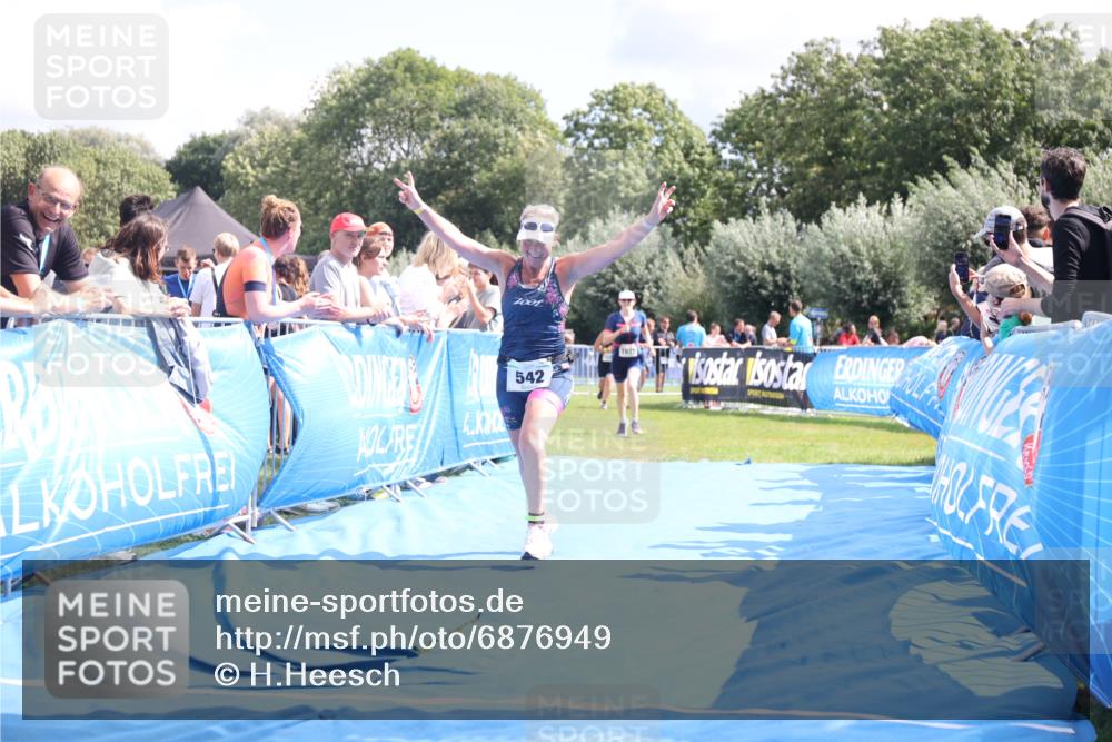 25.08.2024 - Elbe Triathlon Hamburg H.Heesch http://msf.ph/oto/6876949 25.08.2024 12:08:10 Ziel 542, 1678 meine-sportfotos.de