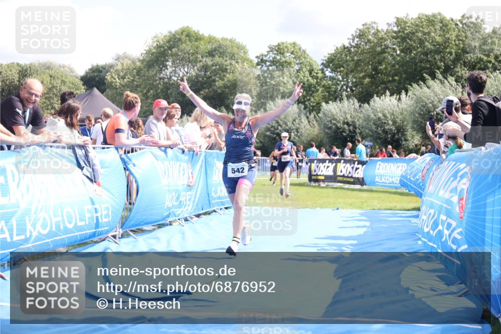 25.08.2024 - Elbe Triathlon Hamburg H.Heesch http://msf.ph/oto/6876952 25.08.2024 12:08:10 Ziel 542, 1678 meine-sportfotos.de