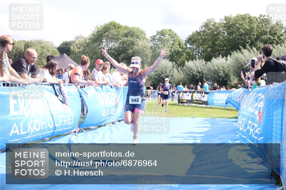 25.08.2024 - Elbe Triathlon Hamburg H.Heesch http://msf.ph/oto/6876964 25.08.2024 12:08:10 Ziel 542, 1678 meine-sportfotos.de