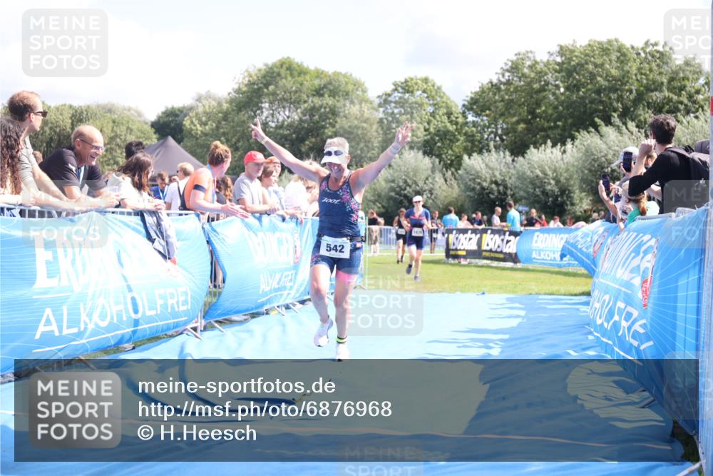 25.08.2024 - Elbe Triathlon Hamburg H.Heesch http://msf.ph/oto/6876968 25.08.2024 12:08:10 Ziel 542, 1678 meine-sportfotos.de