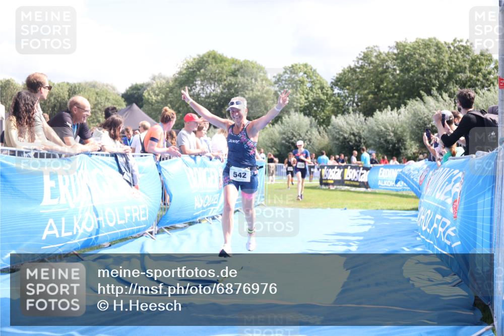 25.08.2024 - Elbe Triathlon Hamburg H.Heesch http://msf.ph/oto/6876976 25.08.2024 12:08:10 Ziel 542, 1678 meine-sportfotos.de