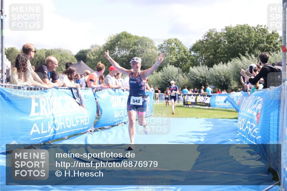 25.08.2024 - Elbe Triathlon Hamburg H.Heesch http://msf.ph/oto/6876979 25.08.2024 12:08:10 Ziel 542, 1678 meine-sportfotos.de