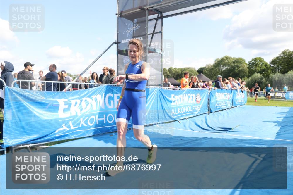 25.08.2024 - Elbe Triathlon Hamburg H.Heesch http://msf.ph/oto/6876997 25.08.2024 11:45:05 Ziel 452, 461, 532, 760, 1438, 1626 meine-sportfotos.de