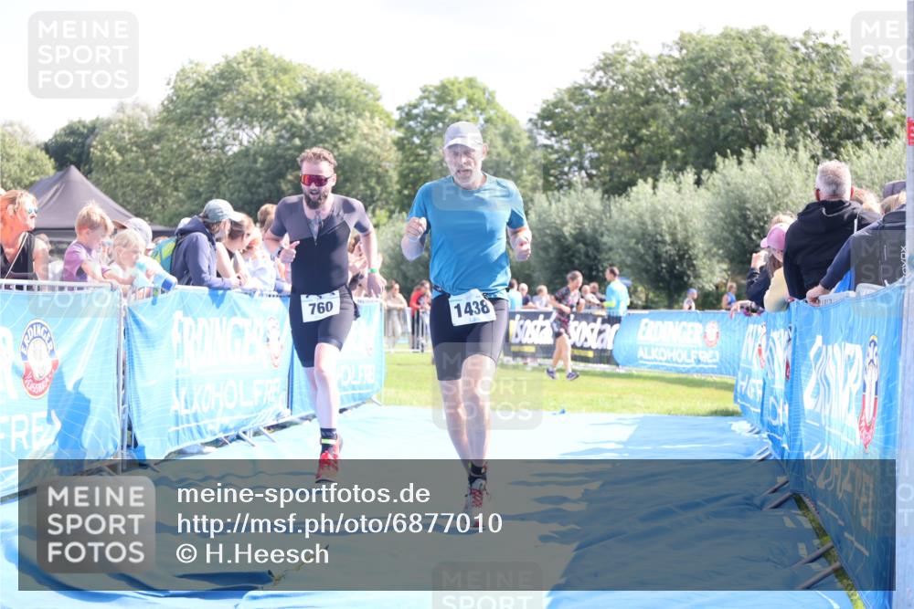 25.08.2024 - Elbe Triathlon Hamburg H.Heesch http://msf.ph/oto/6877010 25.08.2024 11:45:09 Ziel 760, 782, 1438, 1626 meine-sportfotos.de