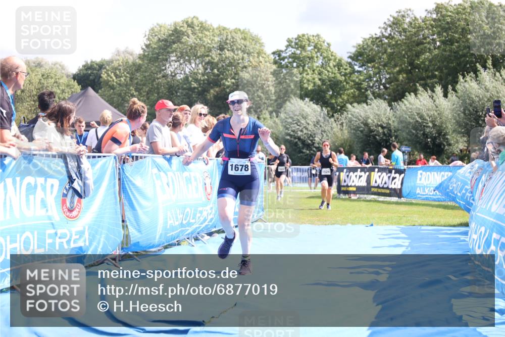 25.08.2024 - Elbe Triathlon Hamburg H.Heesch http://msf.ph/oto/6877019 25.08.2024 12:08:13 Ziel 542, 552, 1524, 1652, 1678 meine-sportfotos.de