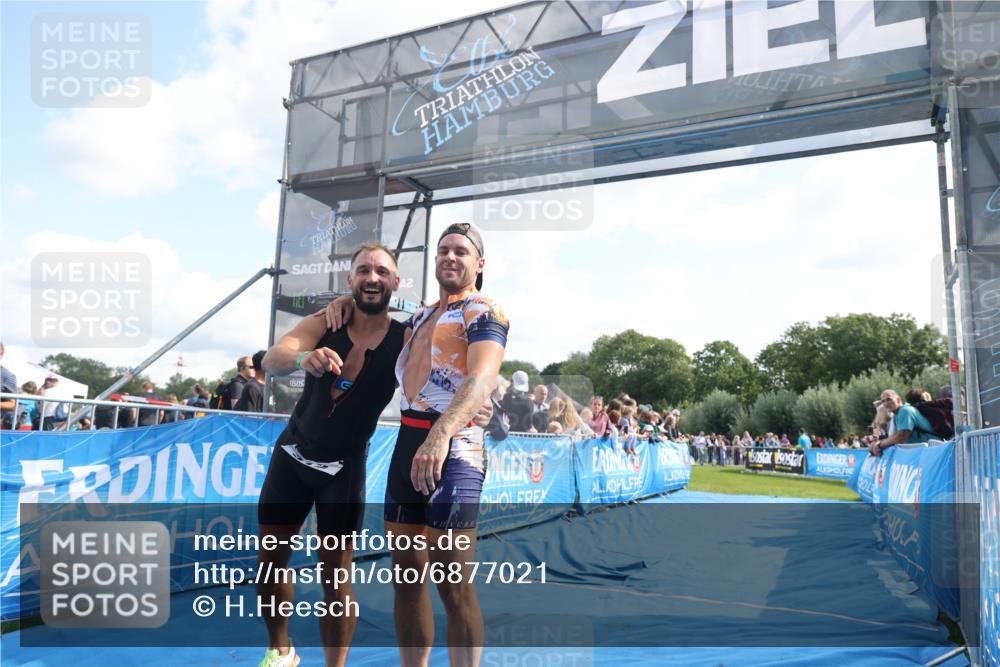 25.08.2024 - Elbe Triathlon Hamburg H.Heesch http://msf.ph/oto/6877021 25.08.2024 11:18:35 Ziel 312 meine-sportfotos.de