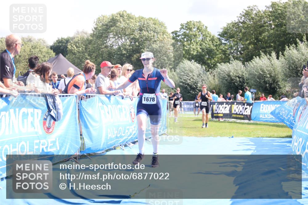 25.08.2024 - Elbe Triathlon Hamburg H.Heesch http://msf.ph/oto/6877022 25.08.2024 12:08:13 Ziel 542, 552, 1524, 1652, 1678 meine-sportfotos.de