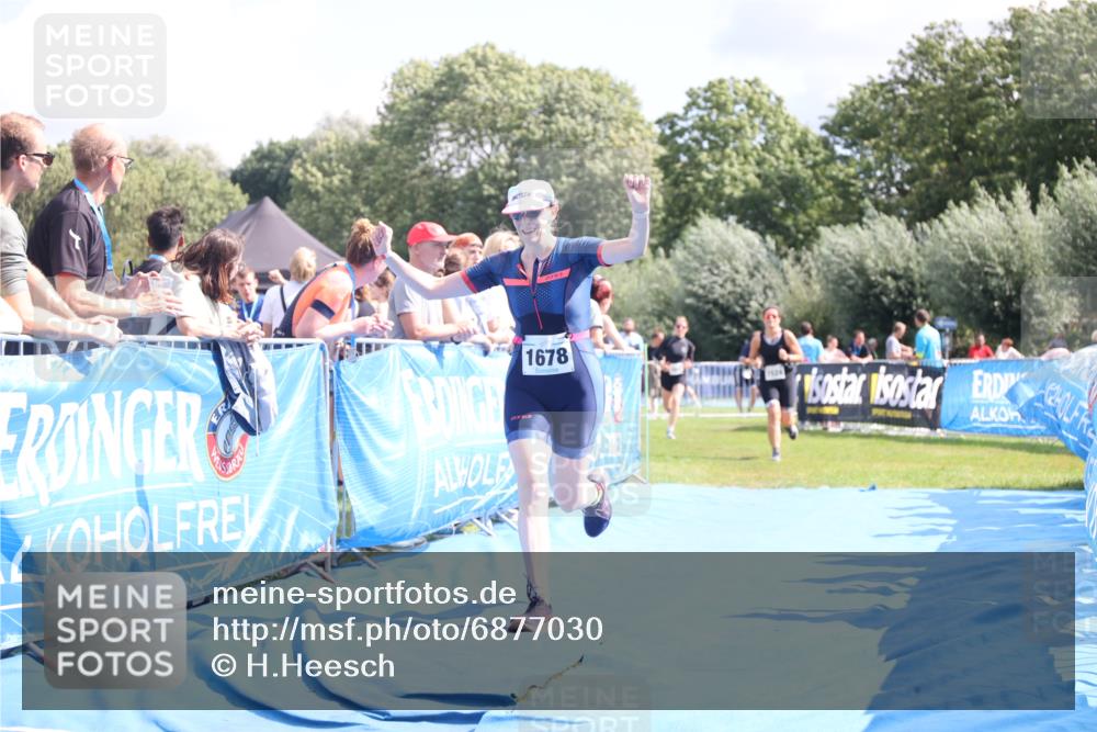 25.08.2024 - Elbe Triathlon Hamburg H.Heesch http://msf.ph/oto/6877030 25.08.2024 12:08:13 Ziel 542, 552, 1524, 1652, 1678 meine-sportfotos.de