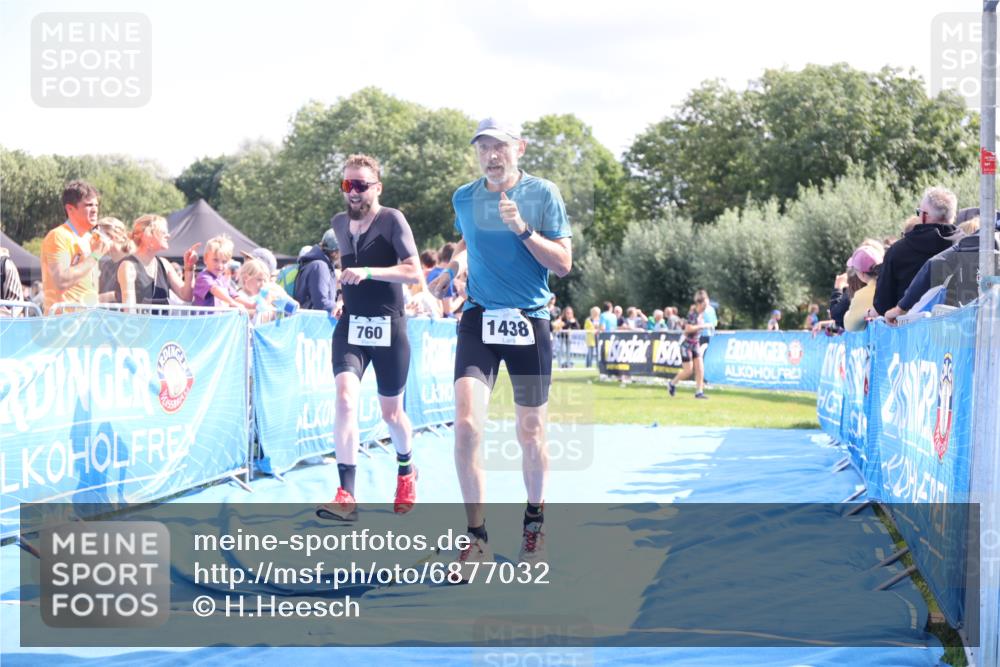 25.08.2024 - Elbe Triathlon Hamburg H.Heesch http://msf.ph/oto/6877032 25.08.2024 11:45:09 Ziel 760, 782, 1438, 1626 meine-sportfotos.de