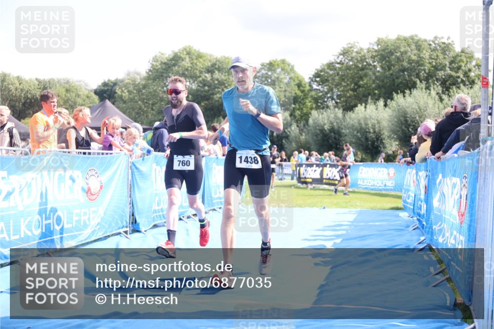 25.08.2024 - Elbe Triathlon Hamburg H.Heesch http://msf.ph/oto/6877035 25.08.2024 11:45:10 Ziel 760, 782, 1438 meine-sportfotos.de