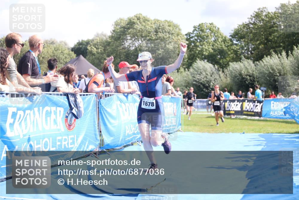 25.08.2024 - Elbe Triathlon Hamburg H.Heesch http://msf.ph/oto/6877036 25.08.2024 12:08:13 Ziel 542, 552, 1524, 1652, 1678 meine-sportfotos.de