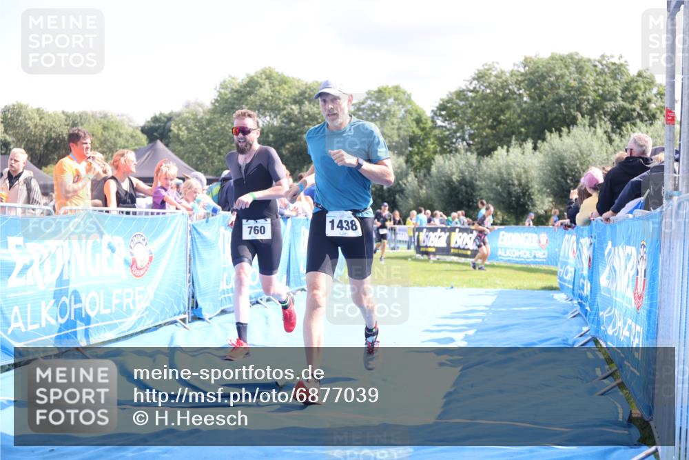 25.08.2024 - Elbe Triathlon Hamburg H.Heesch http://msf.ph/oto/6877039 25.08.2024 11:45:10 Ziel 760, 782, 1438 meine-sportfotos.de