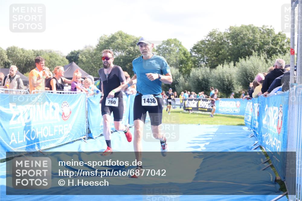 25.08.2024 - Elbe Triathlon Hamburg H.Heesch http://msf.ph/oto/6877042 25.08.2024 11:45:10 Ziel 760, 782, 1438 meine-sportfotos.de