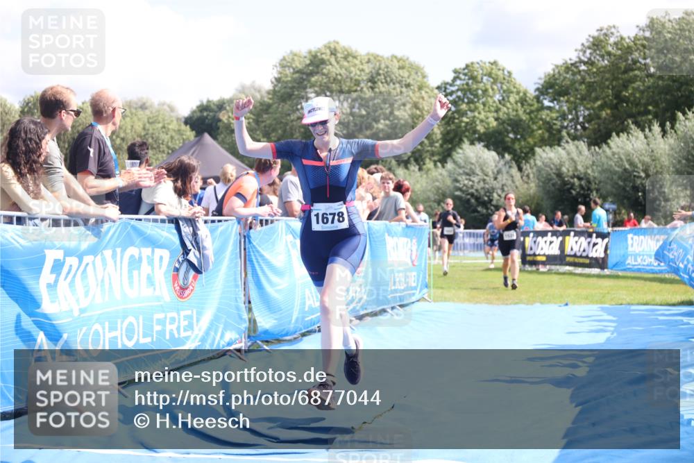 25.08.2024 - Elbe Triathlon Hamburg H.Heesch http://msf.ph/oto/6877044 25.08.2024 12:08:14 Ziel 542, 552, 1524, 1652, 1678 meine-sportfotos.de