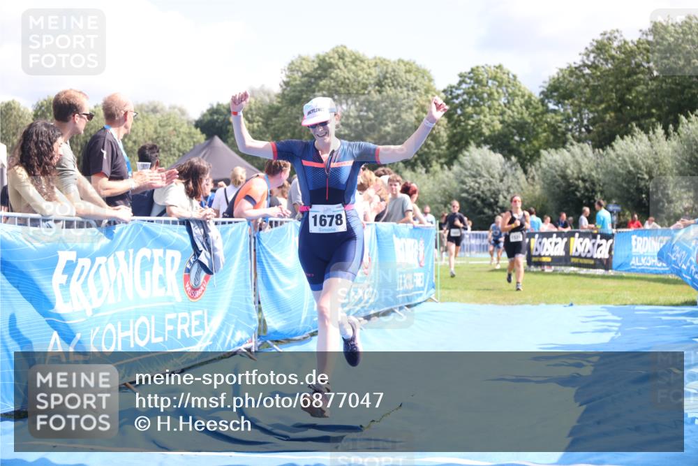 25.08.2024 - Elbe Triathlon Hamburg H.Heesch http://msf.ph/oto/6877047 25.08.2024 12:08:14 Ziel 542, 552, 1524, 1652, 1678 meine-sportfotos.de