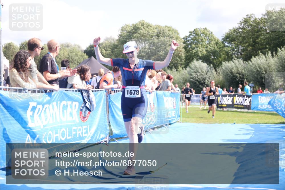 25.08.2024 - Elbe Triathlon Hamburg H.Heesch http://msf.ph/oto/6877050 25.08.2024 12:08:14 Ziel 542, 552, 1524, 1652, 1678 meine-sportfotos.de