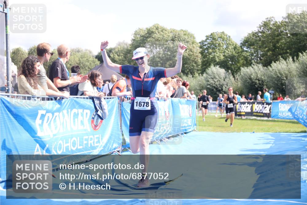 25.08.2024 - Elbe Triathlon Hamburg H.Heesch http://msf.ph/oto/6877052 25.08.2024 12:08:14 Ziel 542, 552, 1524, 1652, 1678 meine-sportfotos.de