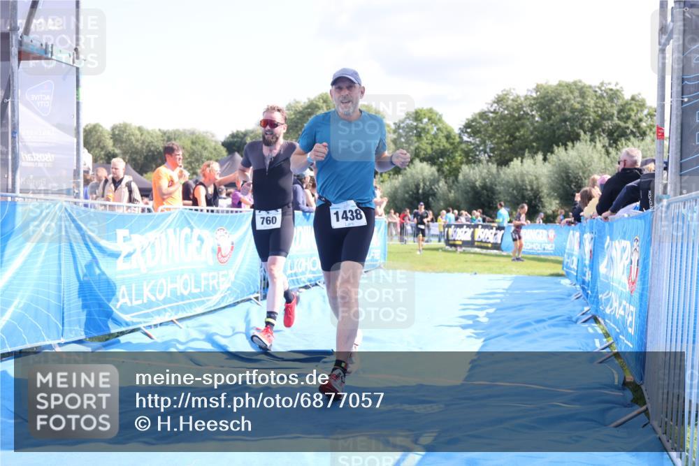 25.08.2024 - Elbe Triathlon Hamburg H.Heesch http://msf.ph/oto/6877057 25.08.2024 11:45:10 Ziel 760, 782, 1438 meine-sportfotos.de