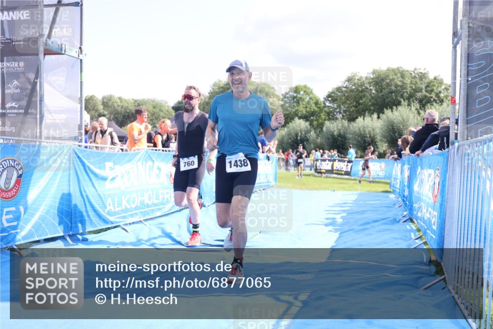 25.08.2024 - Elbe Triathlon Hamburg H.Heesch http://msf.ph/oto/6877065 25.08.2024 11:45:10 Ziel 760, 782, 1438 meine-sportfotos.de