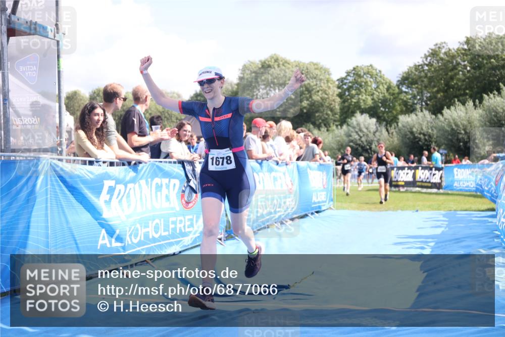 25.08.2024 - Elbe Triathlon Hamburg H.Heesch http://msf.ph/oto/6877066 25.08.2024 12:08:14 Ziel 542, 552, 1524, 1652, 1678 meine-sportfotos.de