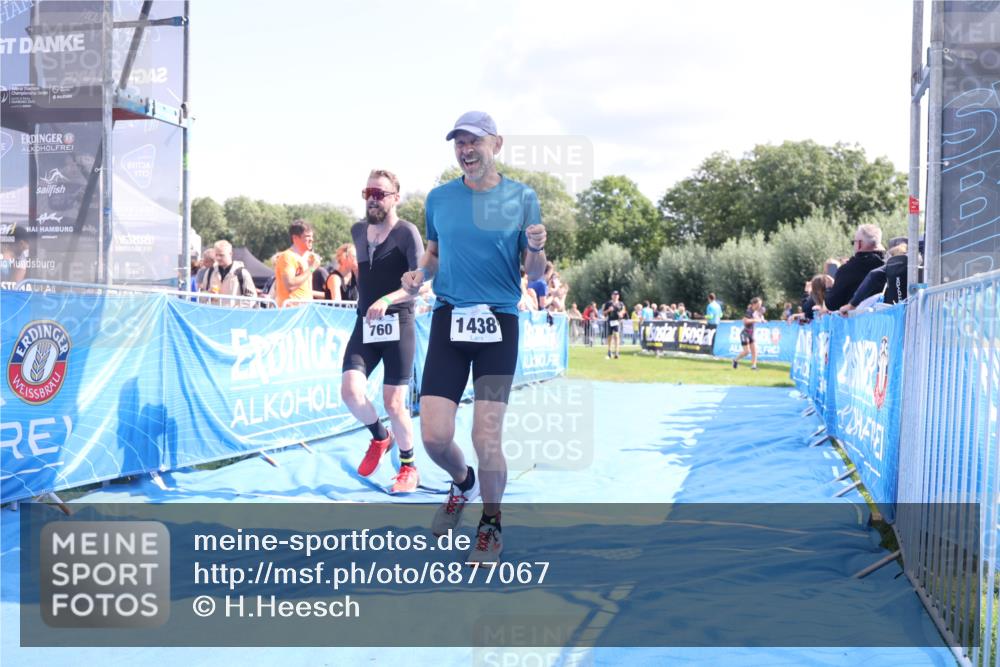25.08.2024 - Elbe Triathlon Hamburg H.Heesch http://msf.ph/oto/6877067 25.08.2024 11:45:10 Ziel 760, 782, 1438 meine-sportfotos.de