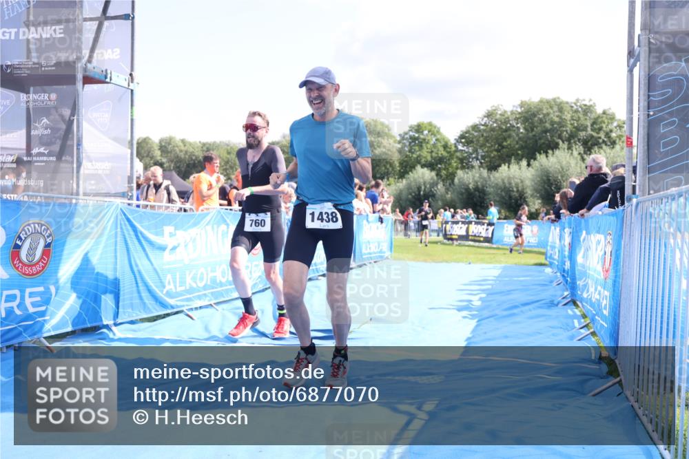 25.08.2024 - Elbe Triathlon Hamburg H.Heesch http://msf.ph/oto/6877070 25.08.2024 11:45:10 Ziel 760, 782, 1438 meine-sportfotos.de