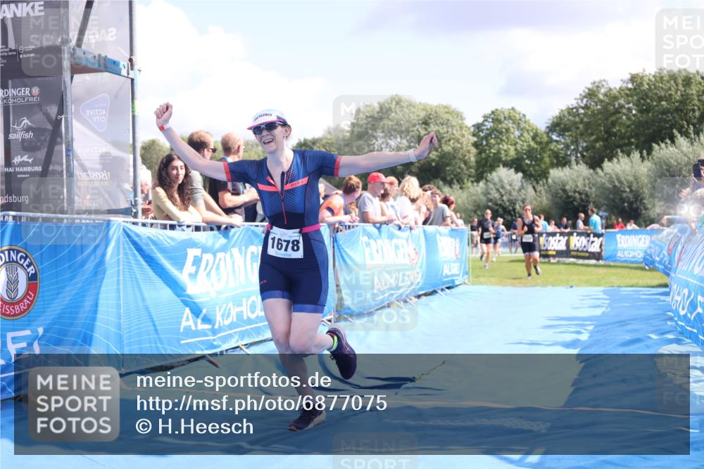 25.08.2024 - Elbe Triathlon Hamburg H.Heesch http://msf.ph/oto/6877075 25.08.2024 12:08:14 Ziel 542, 552, 1524, 1652, 1678 meine-sportfotos.de