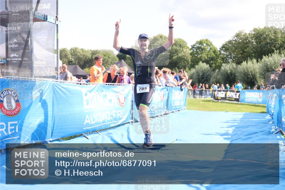 25.08.2024 - Elbe Triathlon Hamburg H.Heesch http://msf.ph/oto/6877091 25.08.2024 11:45:17 Ziel 760, 782 meine-sportfotos.de