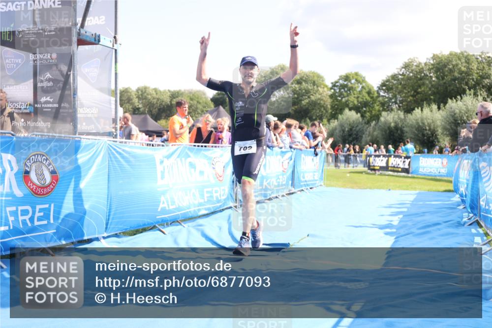 25.08.2024 - Elbe Triathlon Hamburg H.Heesch http://msf.ph/oto/6877093 25.08.2024 11:45:17 Ziel 760, 782 meine-sportfotos.de