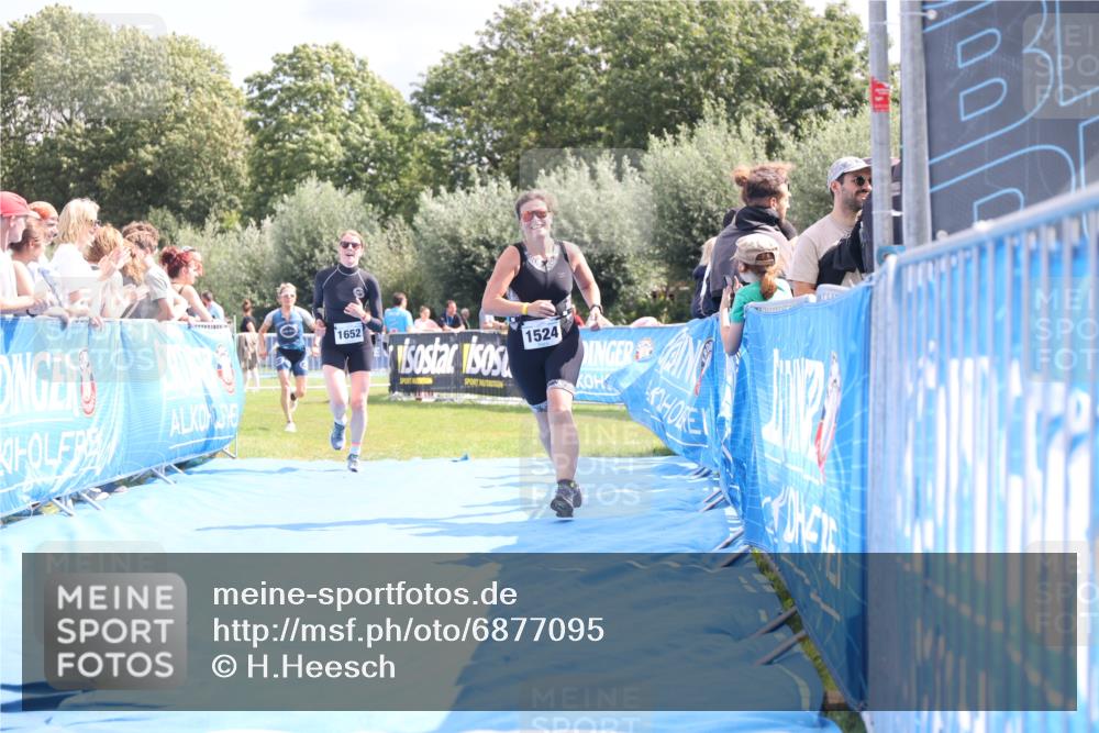 25.08.2024 - Elbe Triathlon Hamburg H.Heesch http://msf.ph/oto/6877095 25.08.2024 12:08:17 Ziel 542, 552, 1524, 1652, 1678 meine-sportfotos.de