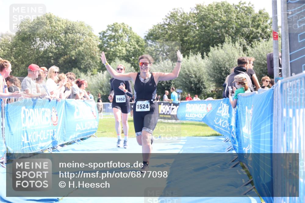 25.08.2024 - Elbe Triathlon Hamburg H.Heesch http://msf.ph/oto/6877098 25.08.2024 12:08:18 Ziel 542, 552, 1524, 1652, 1678 meine-sportfotos.de