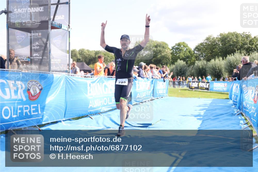 25.08.2024 - Elbe Triathlon Hamburg H.Heesch http://msf.ph/oto/6877102 25.08.2024 11:45:17 Ziel 760, 782 meine-sportfotos.de