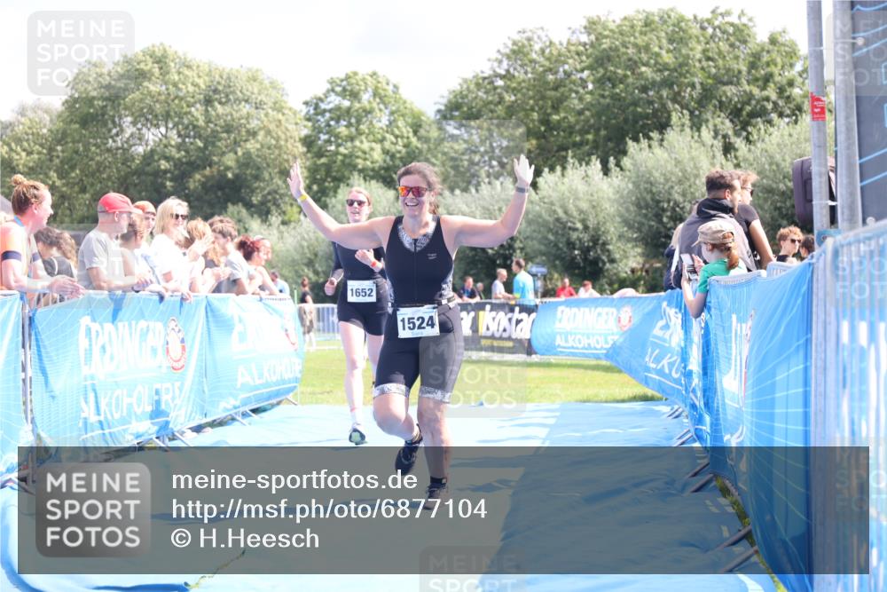 25.08.2024 - Elbe Triathlon Hamburg H.Heesch http://msf.ph/oto/6877104 25.08.2024 12:08:18 Ziel 542, 552, 1524, 1652, 1678 meine-sportfotos.de