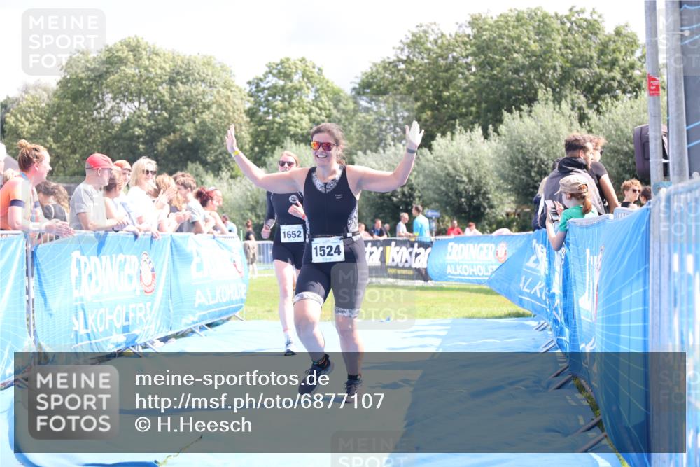 25.08.2024 - Elbe Triathlon Hamburg H.Heesch http://msf.ph/oto/6877107 25.08.2024 12:08:18 Ziel 542, 552, 1524, 1652, 1678 meine-sportfotos.de