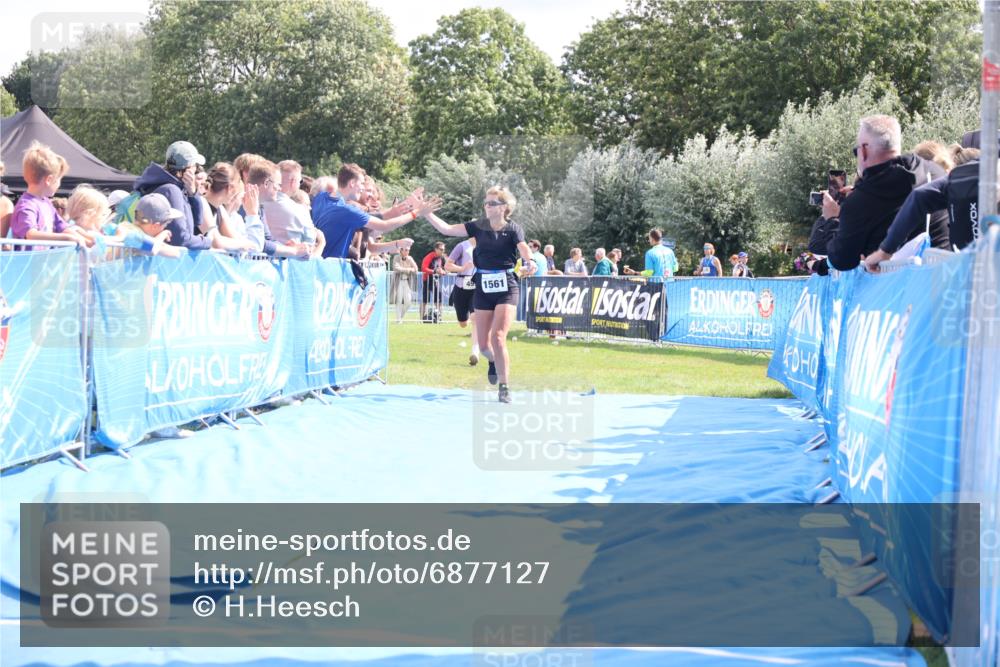 25.08.2024 - Elbe Triathlon Hamburg H.Heesch http://msf.ph/oto/6877127 25.08.2024 11:45:26 Ziel 499, 1561 meine-sportfotos.de