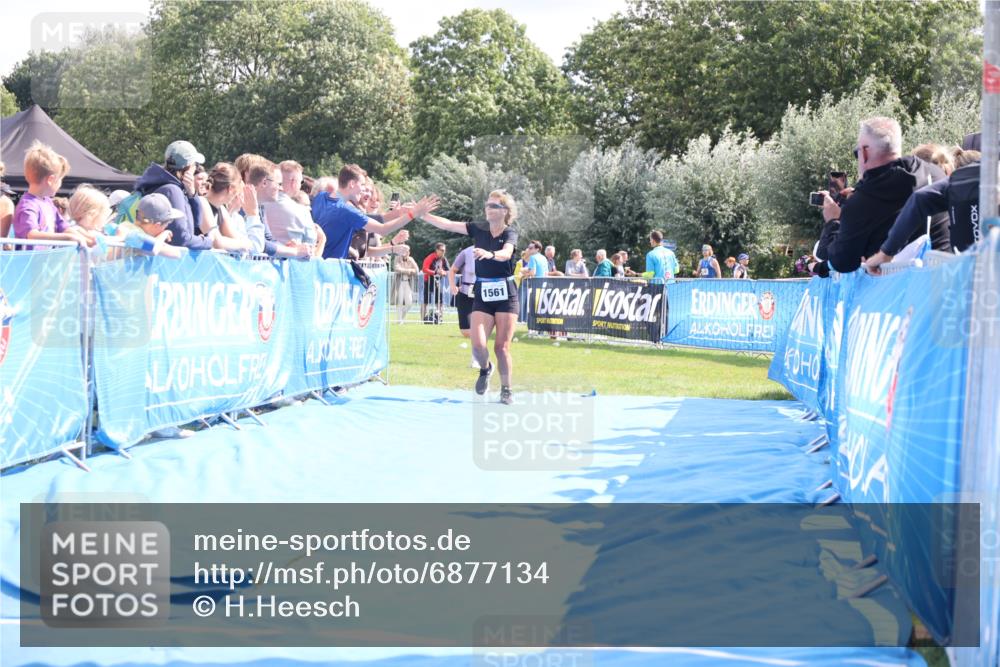 25.08.2024 - Elbe Triathlon Hamburg H.Heesch http://msf.ph/oto/6877134 25.08.2024 11:45:26 Ziel 499, 1561 meine-sportfotos.de
