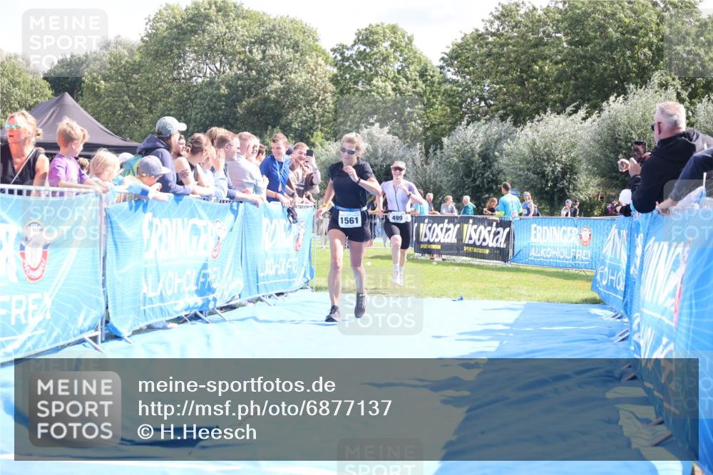 25.08.2024 - Elbe Triathlon Hamburg H.Heesch http://msf.ph/oto/6877137 25.08.2024 11:45:26 Ziel 499, 1561 meine-sportfotos.de