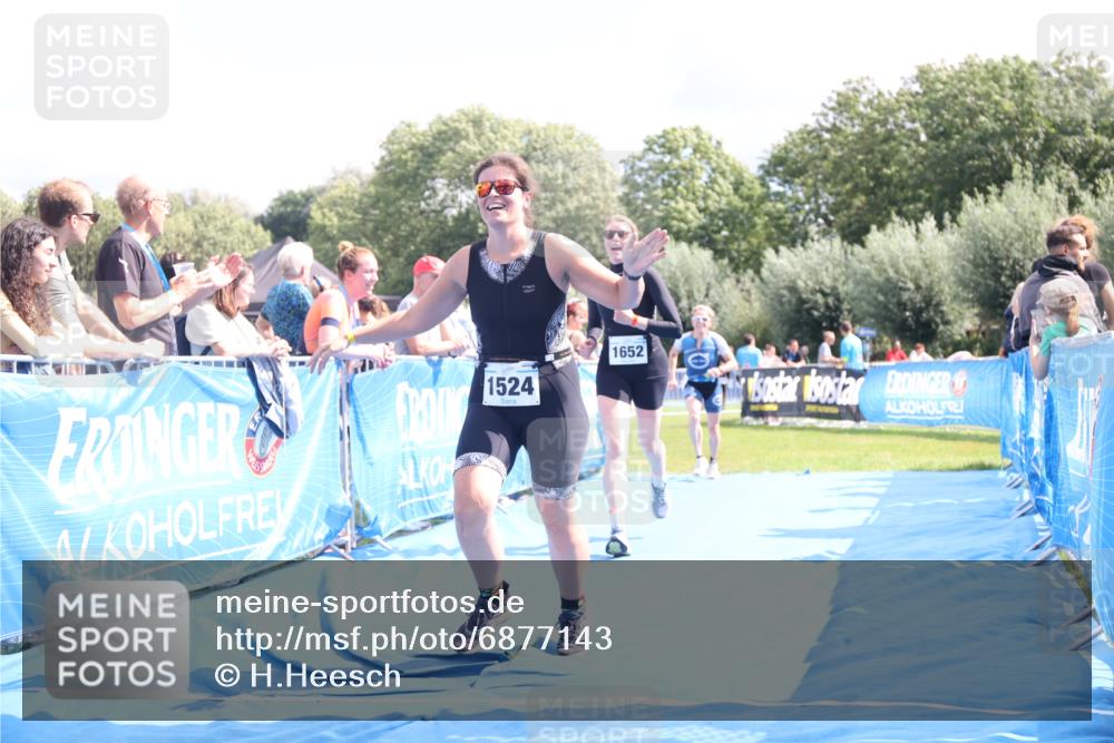 25.08.2024 - Elbe Triathlon Hamburg H.Heesch http://msf.ph/oto/6877143 25.08.2024 12:08:19 Ziel 552, 1524, 1652, 1678 meine-sportfotos.de