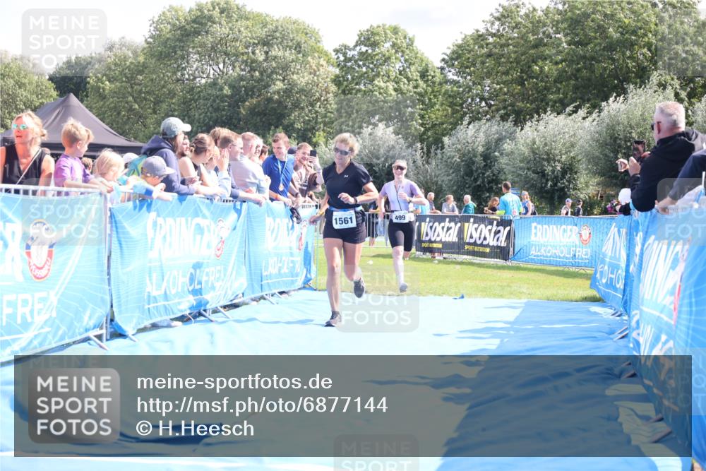 25.08.2024 - Elbe Triathlon Hamburg H.Heesch http://msf.ph/oto/6877144 25.08.2024 11:45:27 Ziel 499, 1561 meine-sportfotos.de