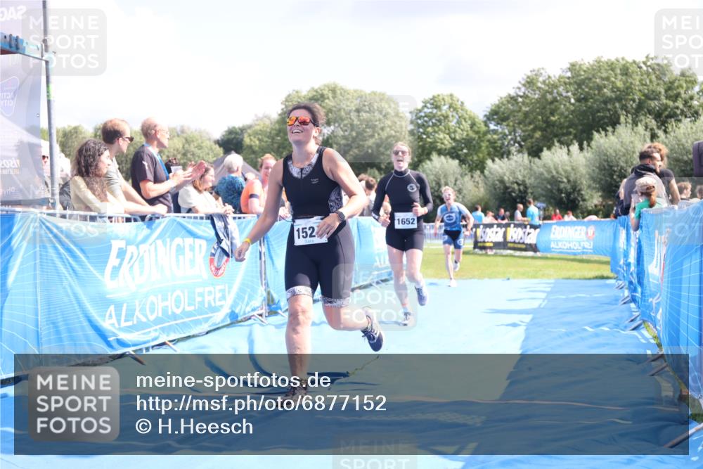 25.08.2024 - Elbe Triathlon Hamburg H.Heesch http://msf.ph/oto/6877152 25.08.2024 12:08:19 Ziel 552, 1524, 1652, 1678 meine-sportfotos.de