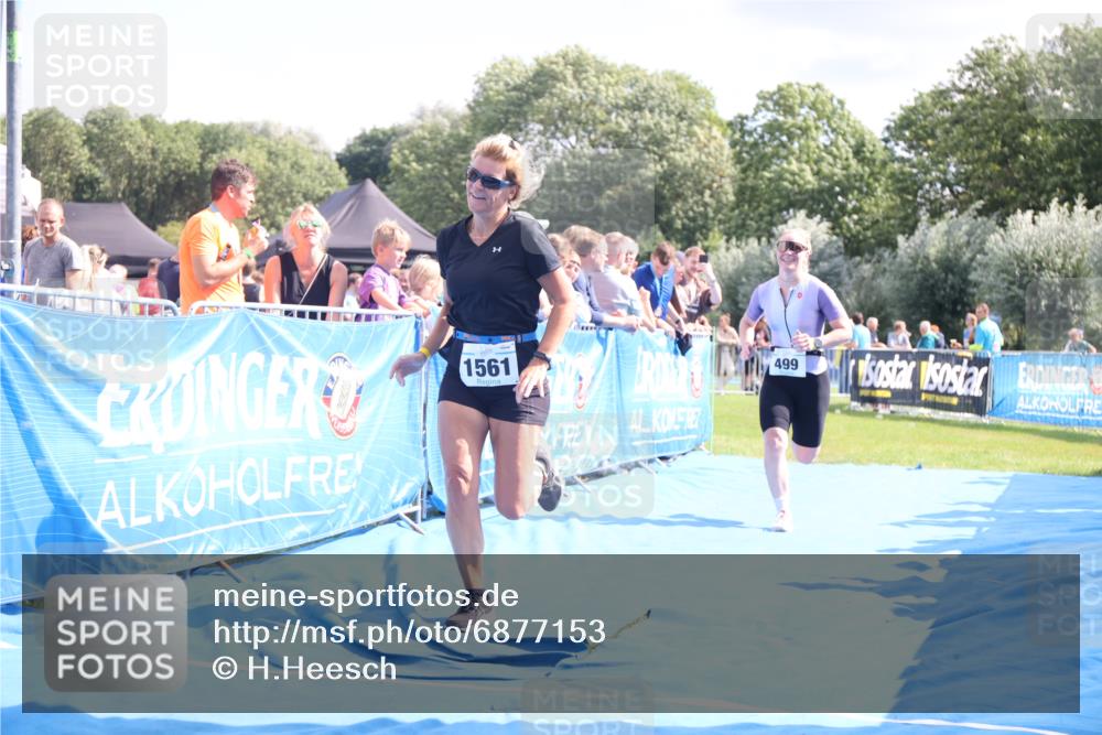 25.08.2024 - Elbe Triathlon Hamburg H.Heesch http://msf.ph/oto/6877153 25.08.2024 11:45:28 Ziel 499, 1561 meine-sportfotos.de