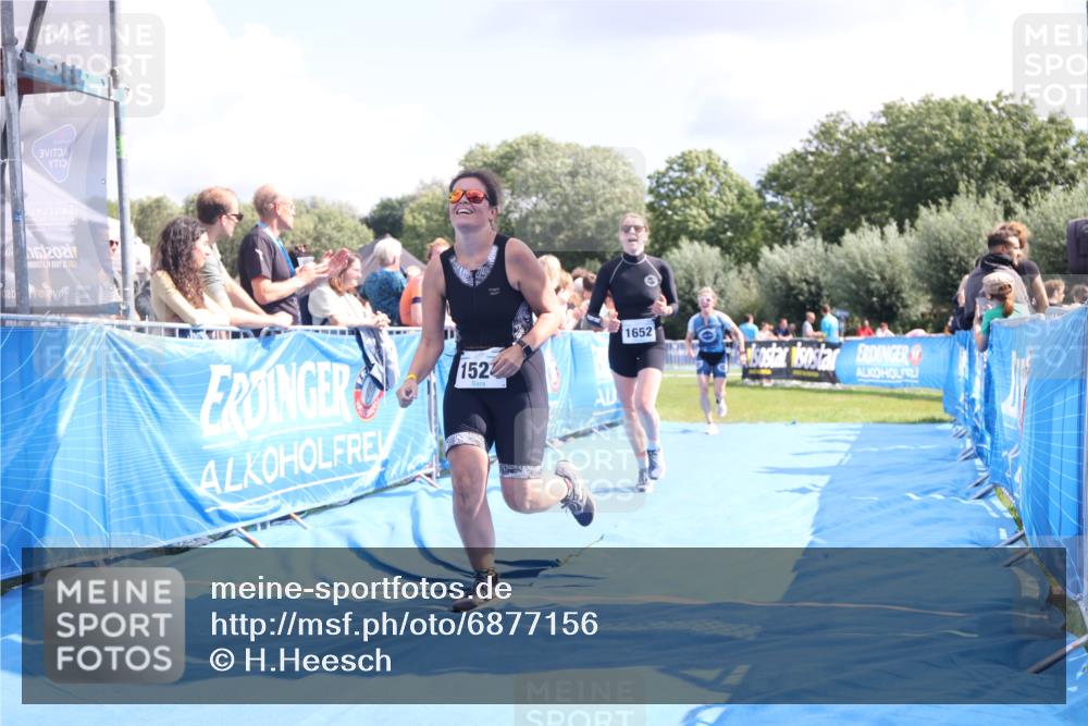 25.08.2024 - Elbe Triathlon Hamburg H.Heesch http://msf.ph/oto/6877156 25.08.2024 12:08:19 Ziel 552, 1524, 1652, 1678 meine-sportfotos.de