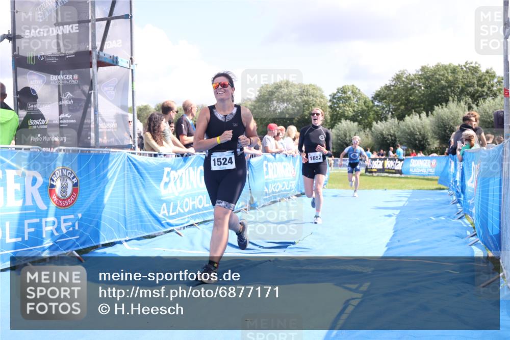 25.08.2024 - Elbe Triathlon Hamburg H.Heesch http://msf.ph/oto/6877171 25.08.2024 12:08:19 Ziel 552, 1524, 1652, 1678 meine-sportfotos.de