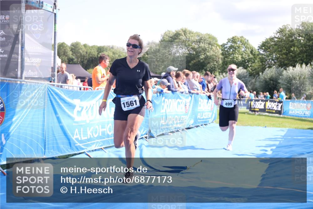 25.08.2024 - Elbe Triathlon Hamburg H.Heesch http://msf.ph/oto/6877173 25.08.2024 11:45:28 Ziel 499, 1561 meine-sportfotos.de