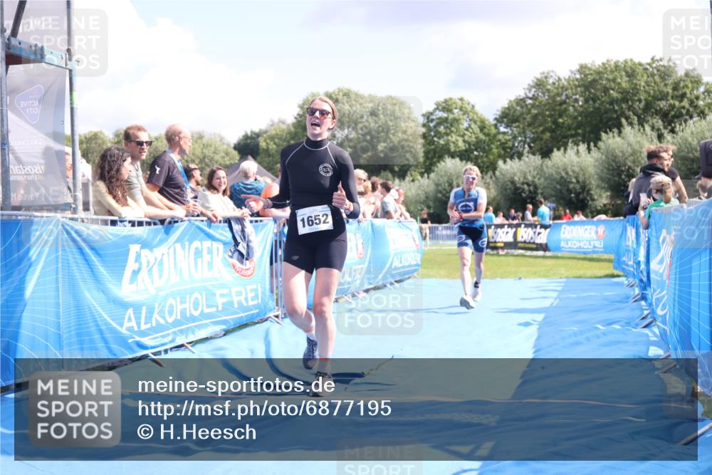 25.08.2024 - Elbe Triathlon Hamburg H.Heesch http://msf.ph/oto/6877195 25.08.2024 12:08:20 Ziel 552, 1524, 1652, 1678 meine-sportfotos.de