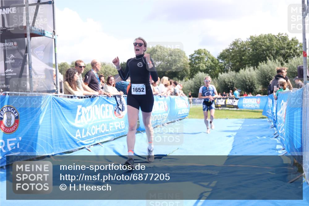 25.08.2024 - Elbe Triathlon Hamburg H.Heesch http://msf.ph/oto/6877205 25.08.2024 12:08:20 Ziel 552, 1524, 1652, 1678 meine-sportfotos.de