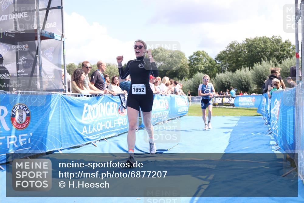 25.08.2024 - Elbe Triathlon Hamburg H.Heesch http://msf.ph/oto/6877207 25.08.2024 12:08:20 Ziel 552, 1524, 1652, 1678 meine-sportfotos.de