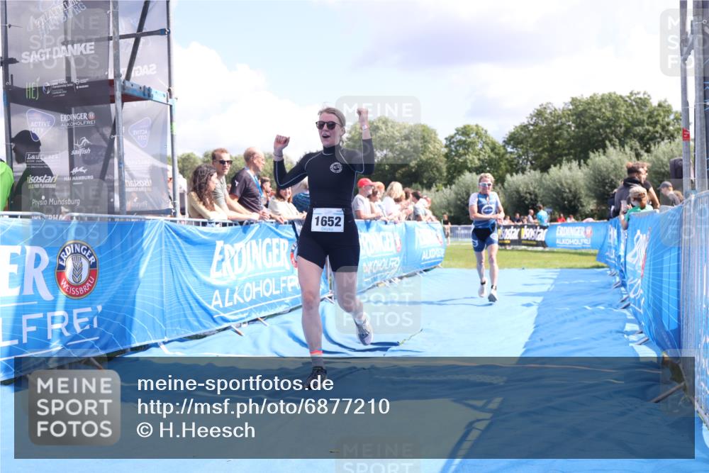 25.08.2024 - Elbe Triathlon Hamburg H.Heesch http://msf.ph/oto/6877210 25.08.2024 12:08:20 Ziel 552, 1524, 1652, 1678 meine-sportfotos.de