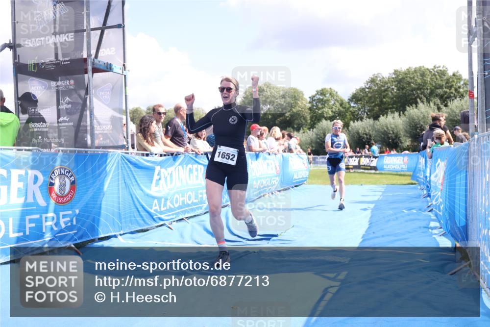 25.08.2024 - Elbe Triathlon Hamburg H.Heesch http://msf.ph/oto/6877213 25.08.2024 12:08:21 Ziel 552, 1524, 1652, 1678 meine-sportfotos.de