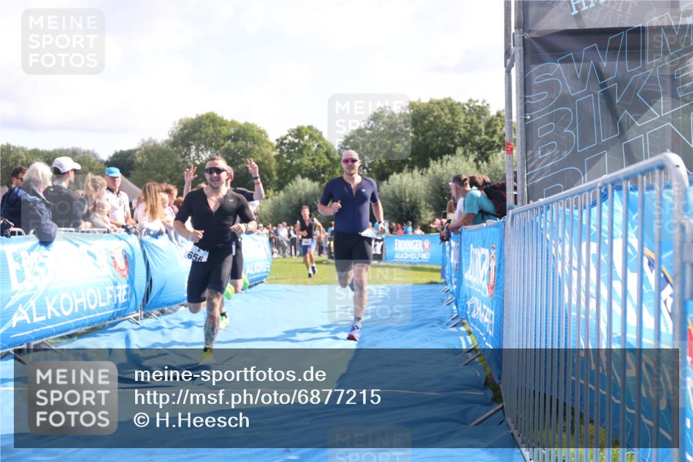 25.08.2024 - Elbe Triathlon Hamburg H.Heesch http://msf.ph/oto/6877215 25.08.2024 11:19:29 Ziel 435, 569, 593, 639, 656 meine-sportfotos.de
